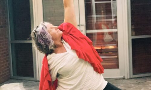 Yoga per l’insonnia in menopausa